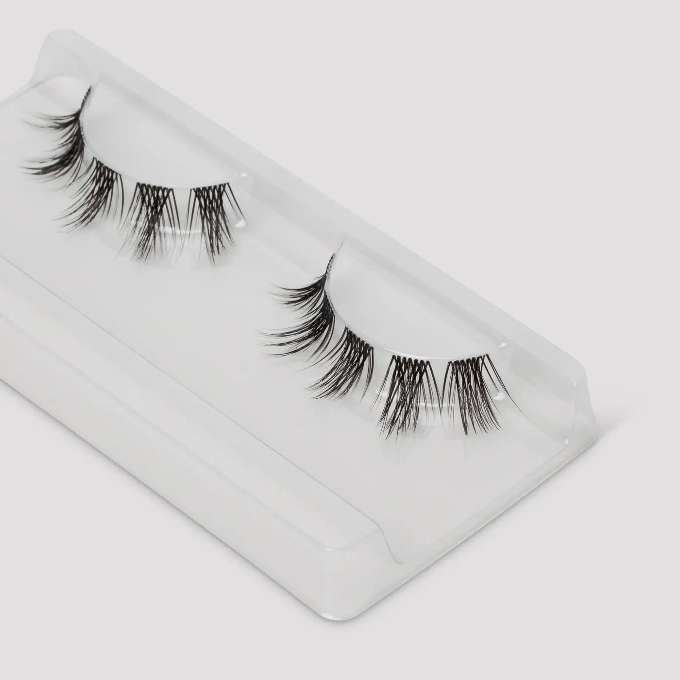 Close-up van Xynxira cluster lashes Starr